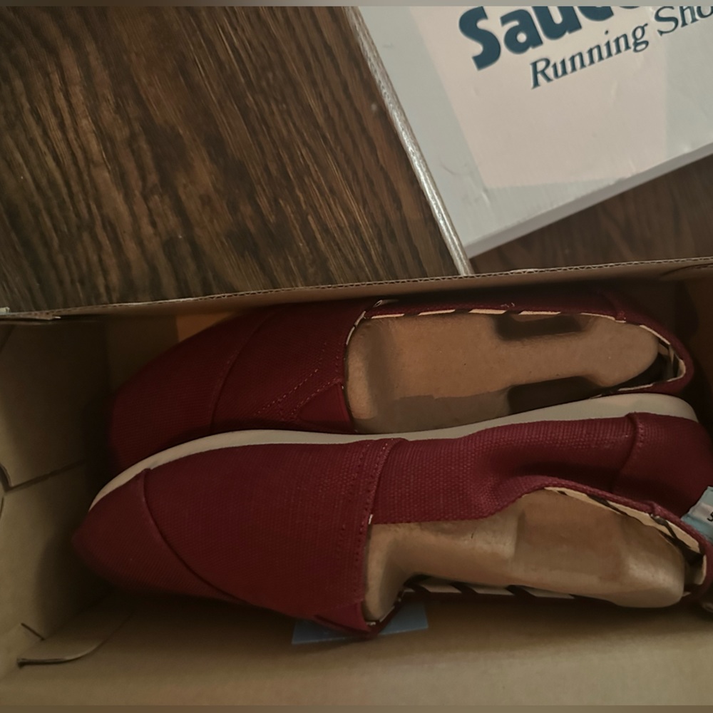 Tom’s Women’s Alpargata Red (Black Cherry Heritage) Canvas 7.5